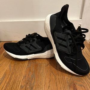 Women’s black Adidas Ultraboost size 9.5